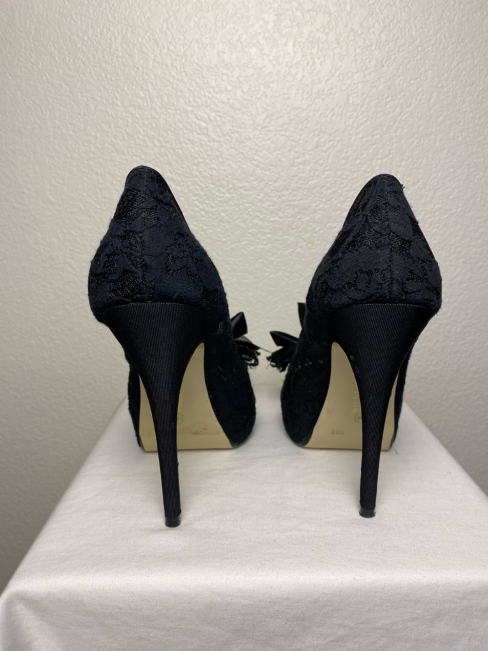 🖤 EUC Chinese Laundry Y2K Lace Bow Platform Heels – Black | Size 7 - Picture 2 of 9